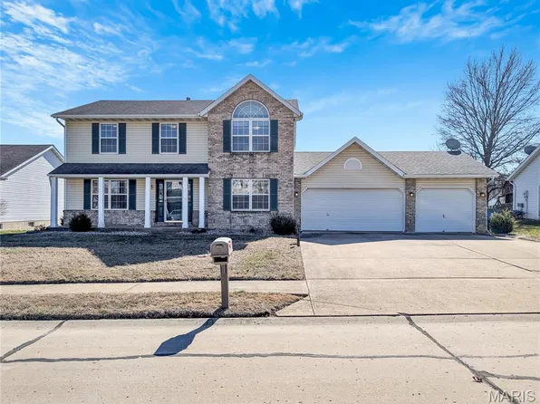 18 Westbrooke, Troy, IL 62294