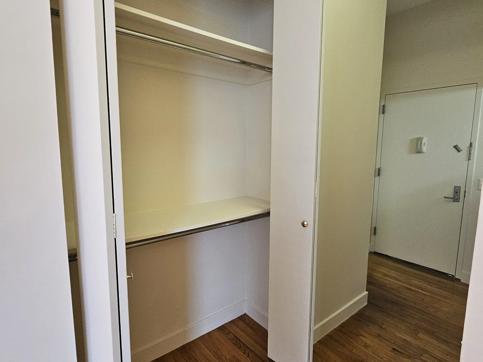 1 bed, 450 sqft, $1,150 — Photo 3