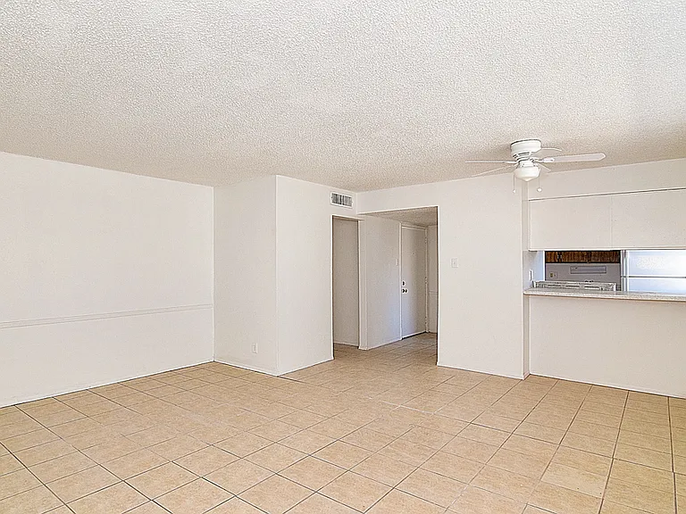 The Arches Apartments — Photo 18