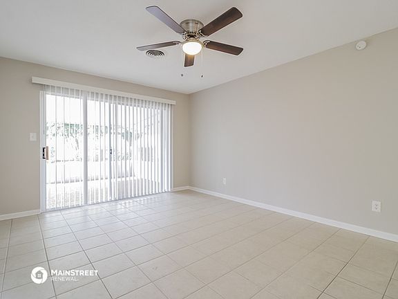 4th image of 3828 Bainbridge Ave