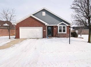 386 Polk Manor Dr, Greenwood, IN 46143