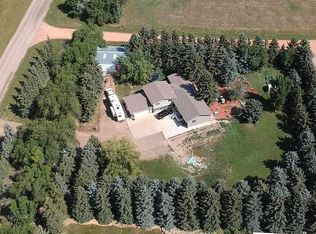 802 3rd Ave NE, Bowman, ND 58623