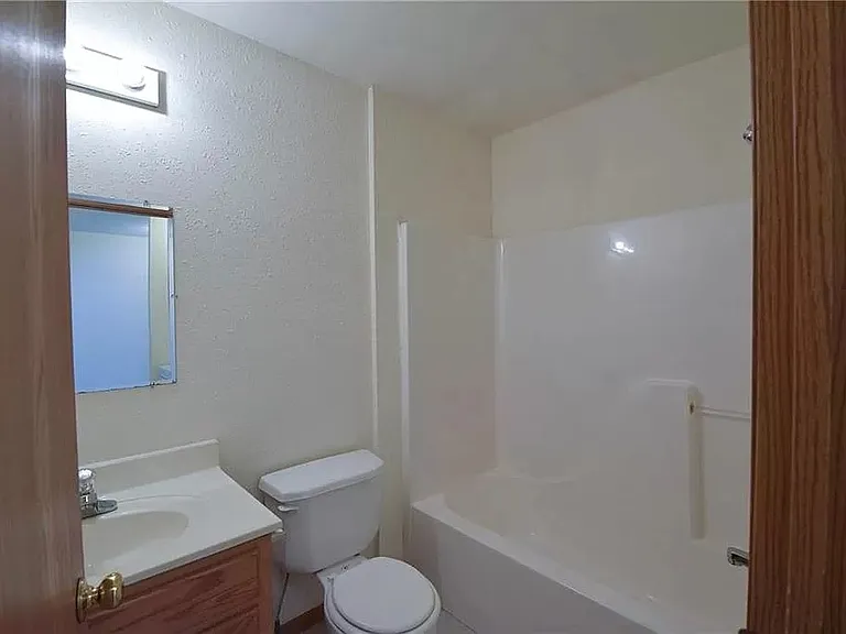 410 Ming St #A — Photo 6