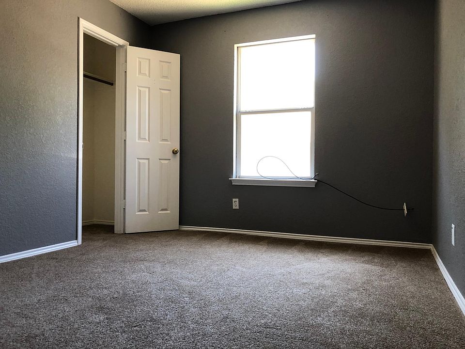 2nd image of 7021 Lincoln Dr