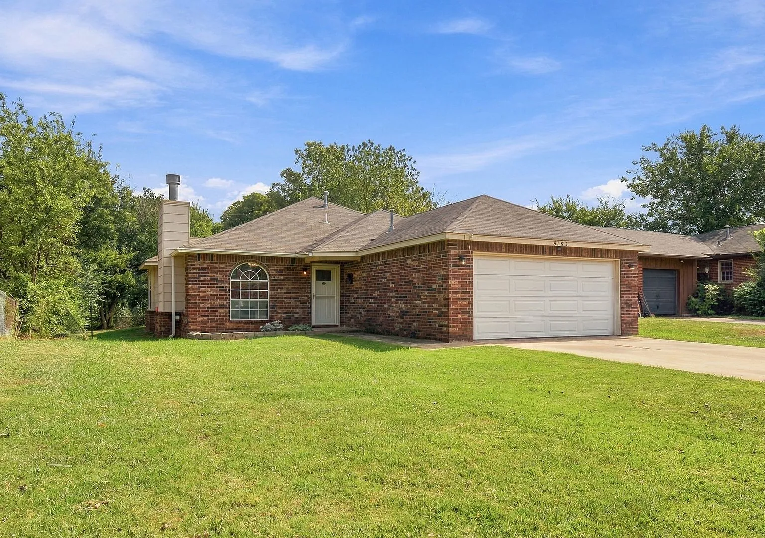 3 Bed 2 Bath Tulsa Recently Renovated — Photo 2