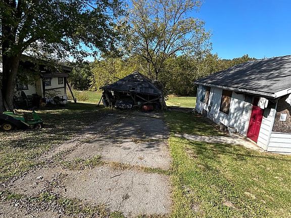 3rd image of 12316 Williams Rd SE