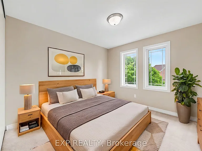 472 Temiskaming Cres — Photo 19