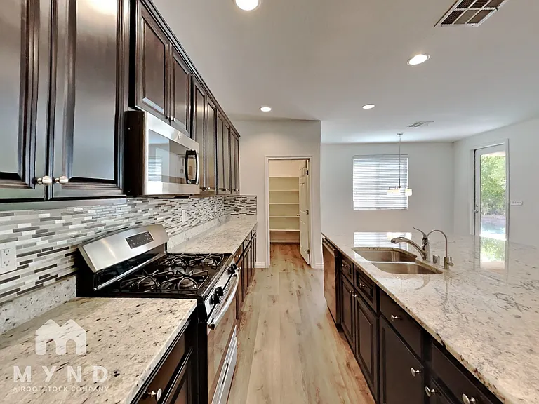 7825 Flintshire Ct — Photo 5