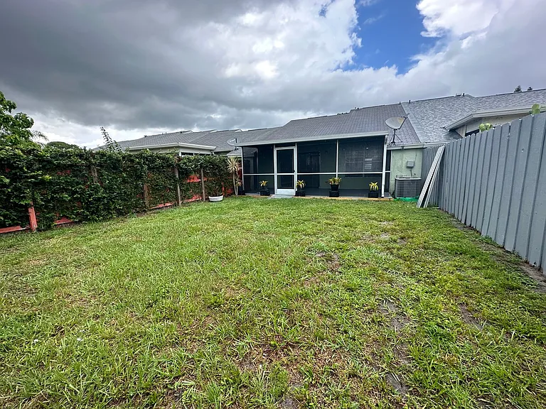 139 Deerfield Ct — Photo 14