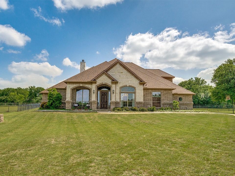 1st image of 512 Crested Oak Ct