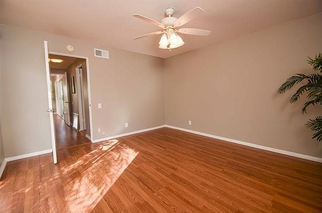 2nd image of 3521 Vista Campana S