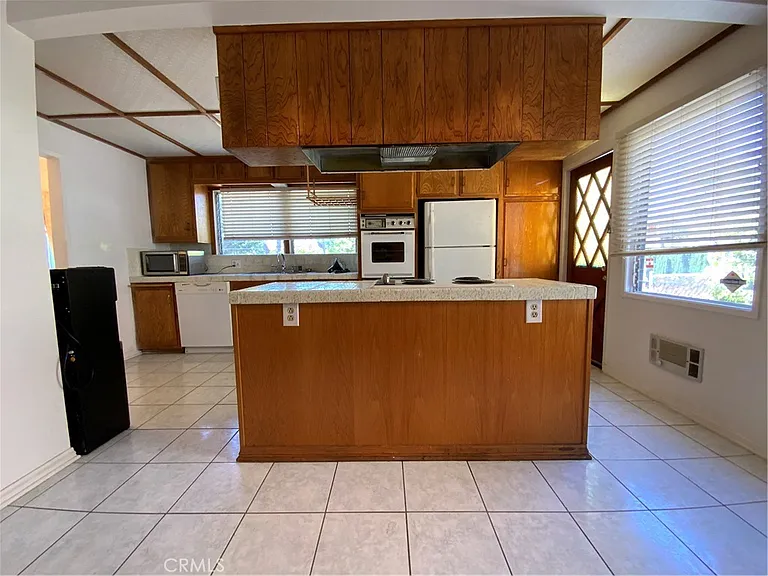 122 E Linda Vista Ave — Photo 10