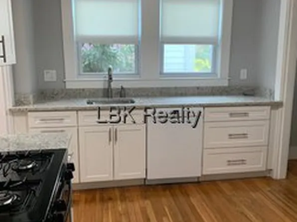 9 Cambria Rd #1-21, West Newton, MA 02465
