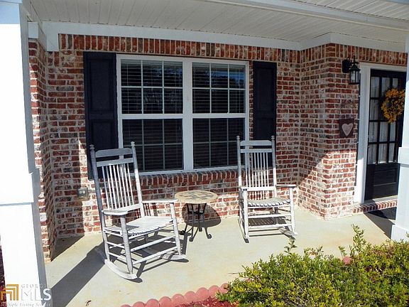 5th image of 30 Ashford Dr