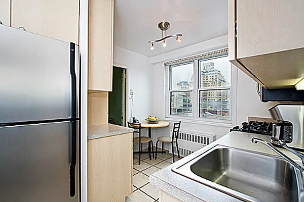 Sold by Bank Neary | media 17