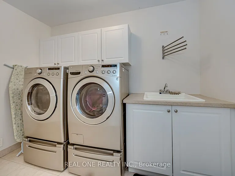 1126 Woodington Ln — Photo 36