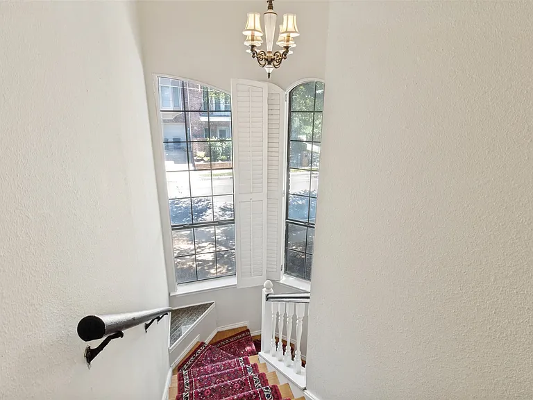 4307 Gilbert Ave #308 — Photo 10