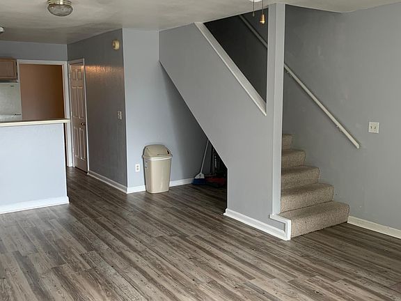 3rd image of 2199 Timberwood Cir N