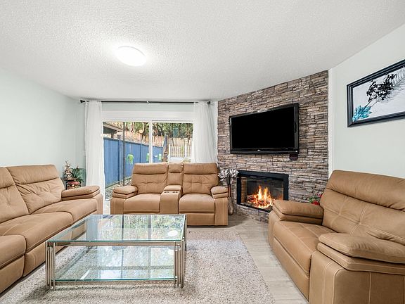 3rd image of 2725 Sandon Dr