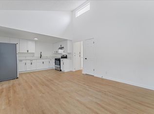 663 W 2nd St APT 4, San Pedro, CA 90731