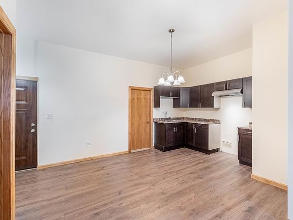 3rd image of 1836 S Blue Island Ave #3F