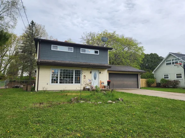 413 W Church Ave, Reed City, MI 49677