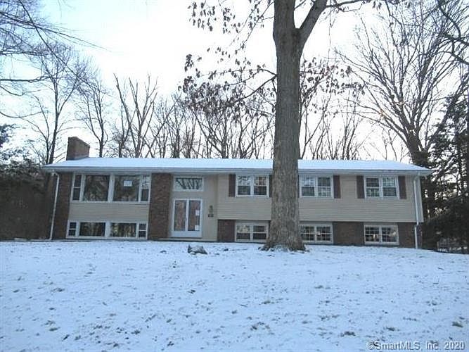 1st image of 26 Sunnyside Dr