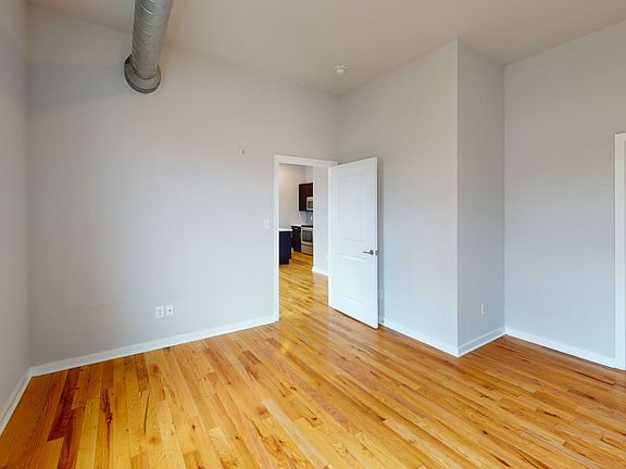 2nd image of 2007 N Hope St Unit 202