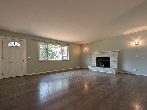3rd image of 35 W 30th Ave