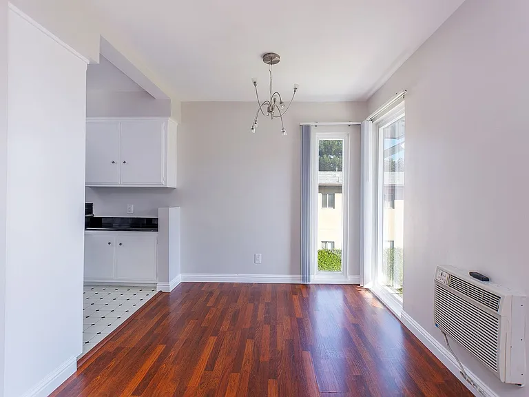 488 E Washington Blvd — Photo 7