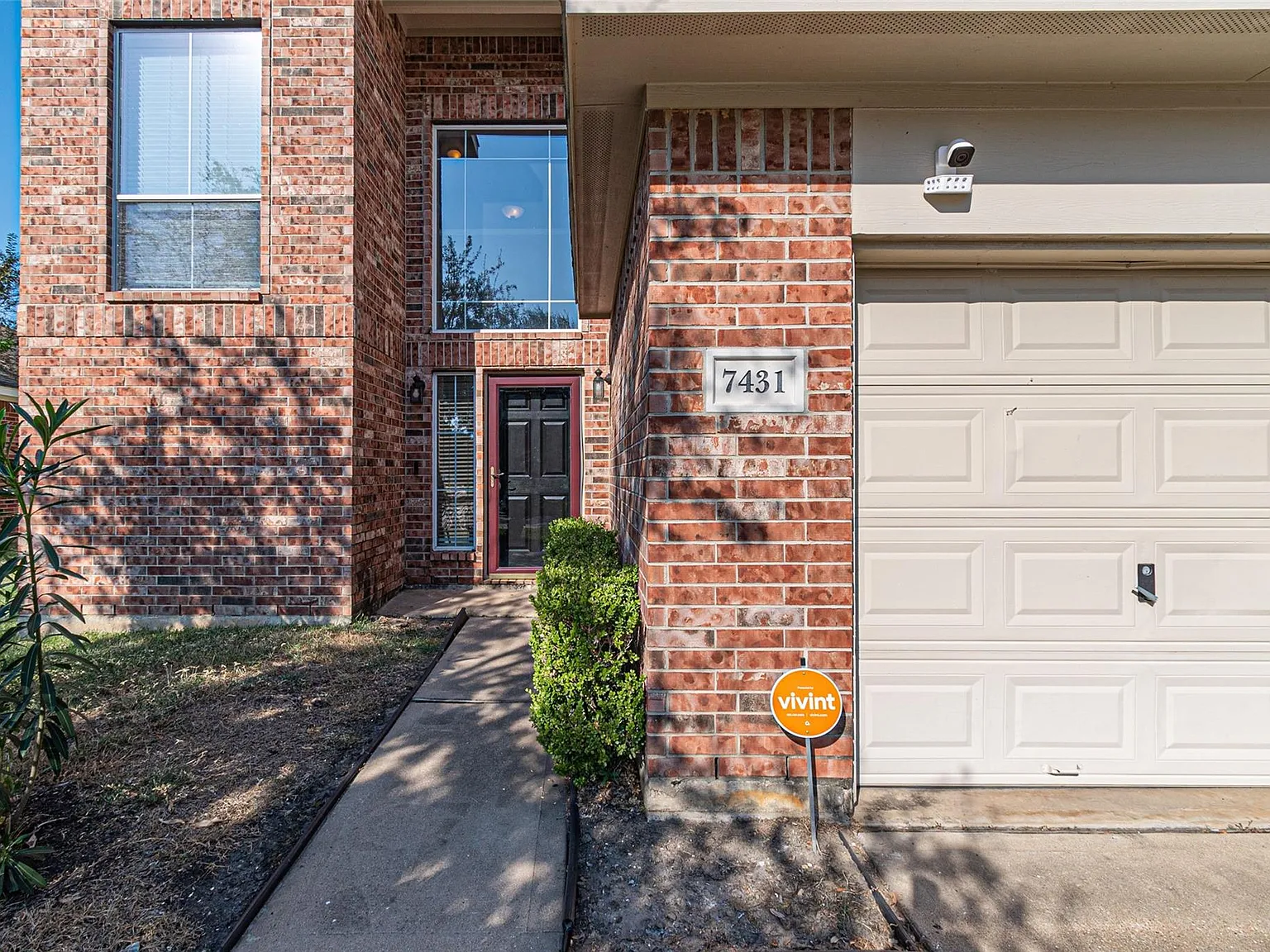 4 bed, 2.5 bath, 3119 sqft, $2,600 — Photo 3