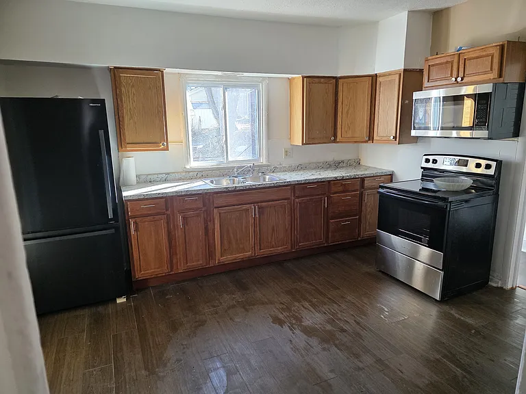 4131 Erskine St — Photo 9