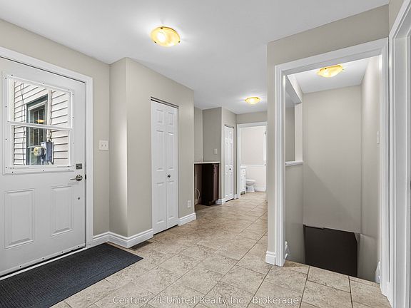 3rd image of 223 Antrim St