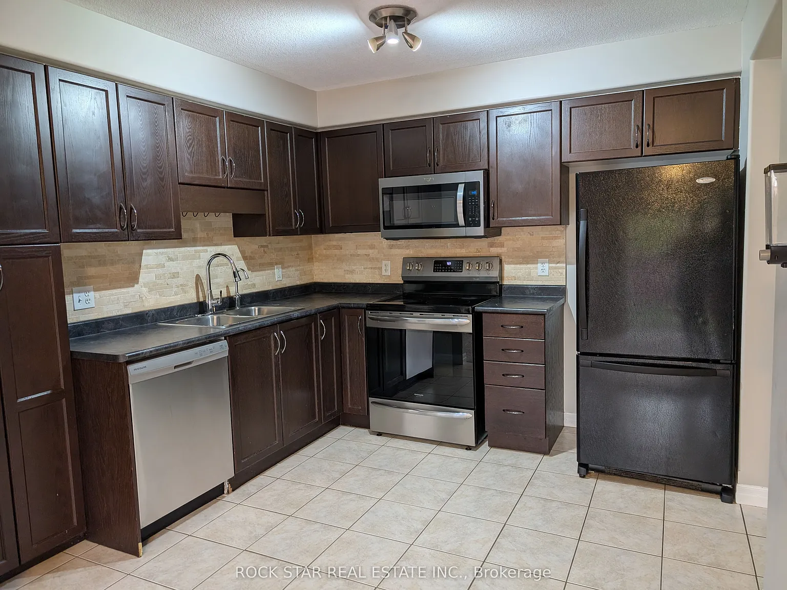 3 bed, $2,700 — Photo 4