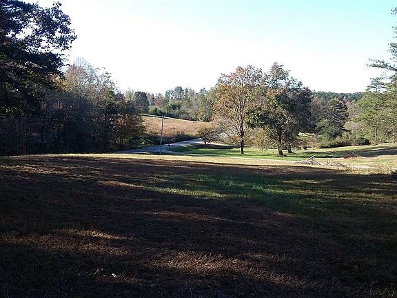 5th image of 212 County Rd