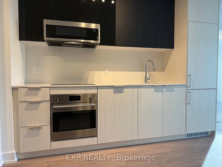308 Jarvis St #818 — Photo 3