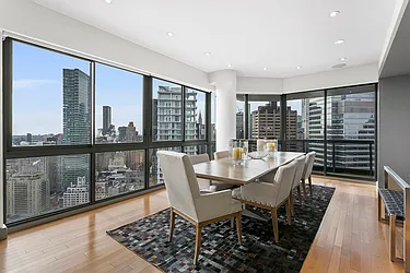 Rented by New York Casas Ltd.