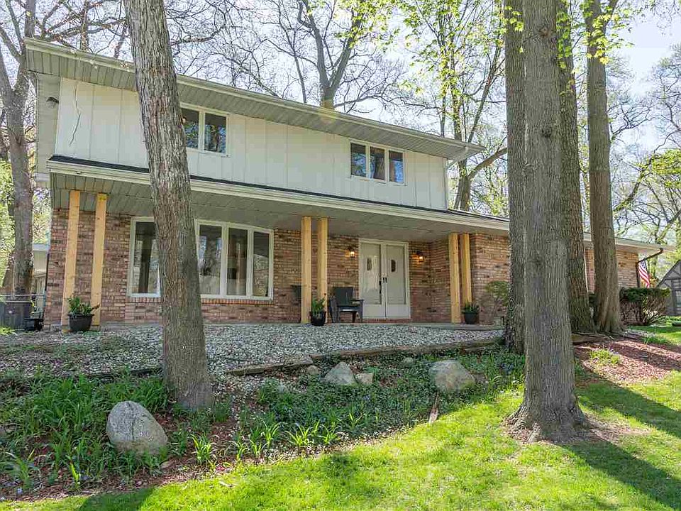 1st image of 52016 Carriage Hills Dr