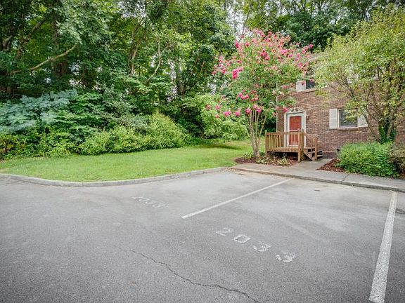 2nd image of 2033 Heritage Pl