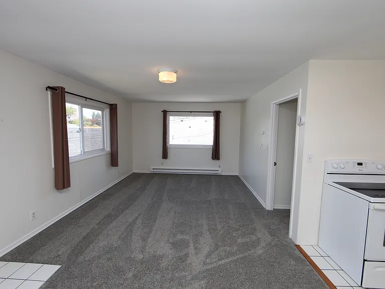 205 W 2nd St #6 — Photo 9