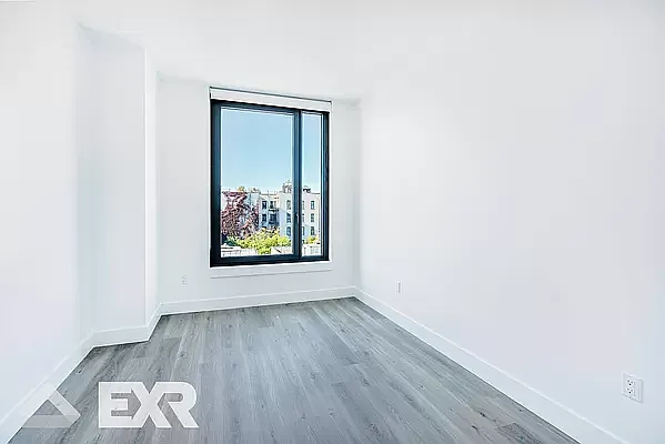 Rented by EXR | media 20