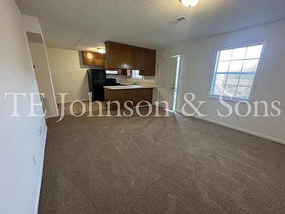 4th image of 2570 Green Oaks Ct APT B