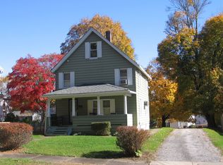 2 Stratton Pl, Danbury, CT 06810