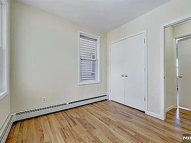 5th image of 135 Sanford Ave #1
