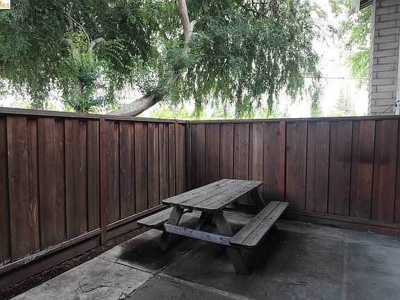 2nd image of 1055 San Ramon Valley Blvd