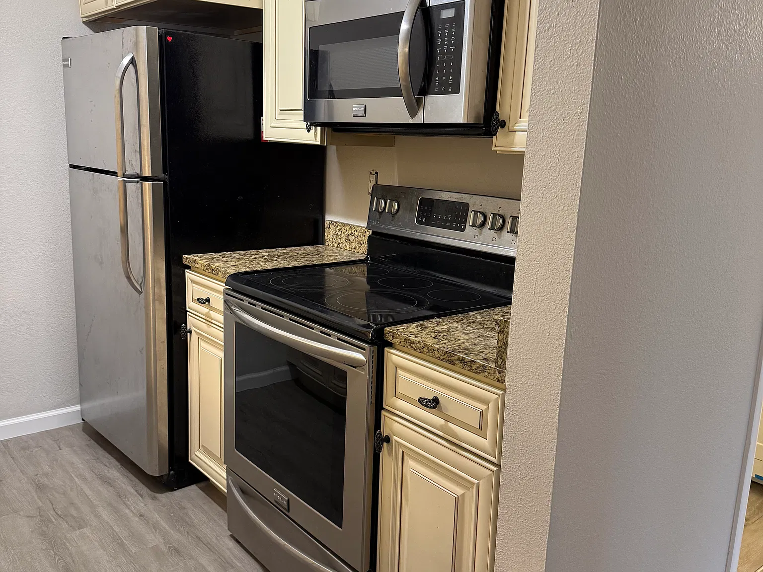 2 bed, 917 sqft, $1,765 — Photo 4