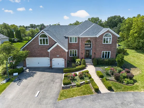 10638 Royal Porthcawl Dr, Naperville, IL 60564