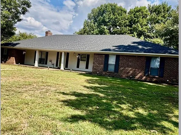 1842 Lake Manor Dr, Greenville, MS 38701