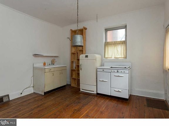 4th image of 2503 Waverly St