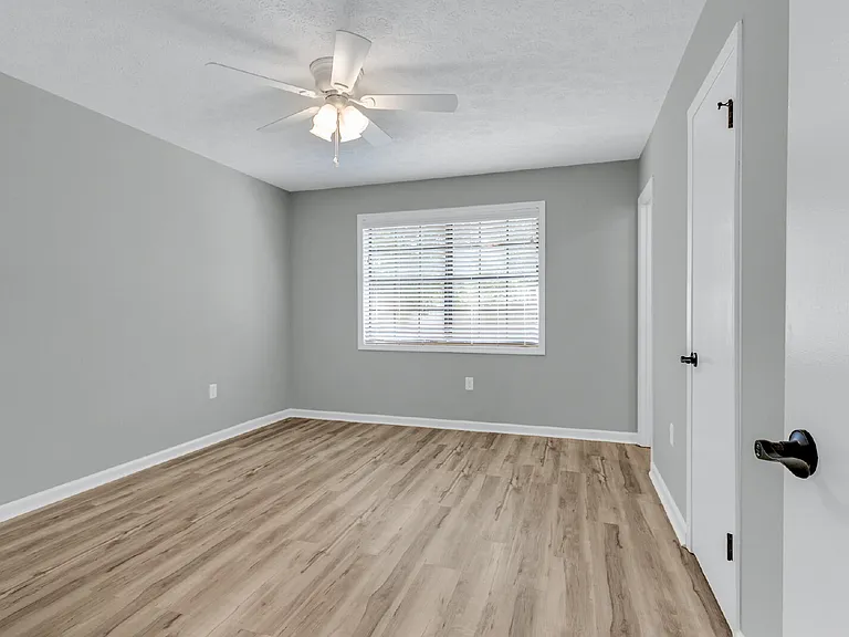 13 Oxford Ct — Photo 24